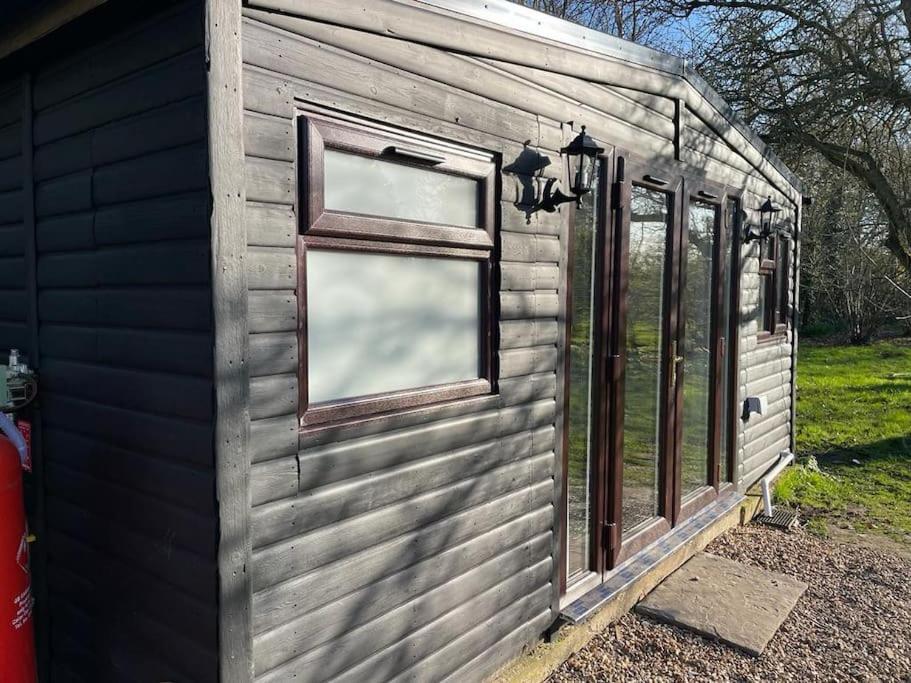 The Cabin Welwyn Garden City Zewnętrze zdjęcie